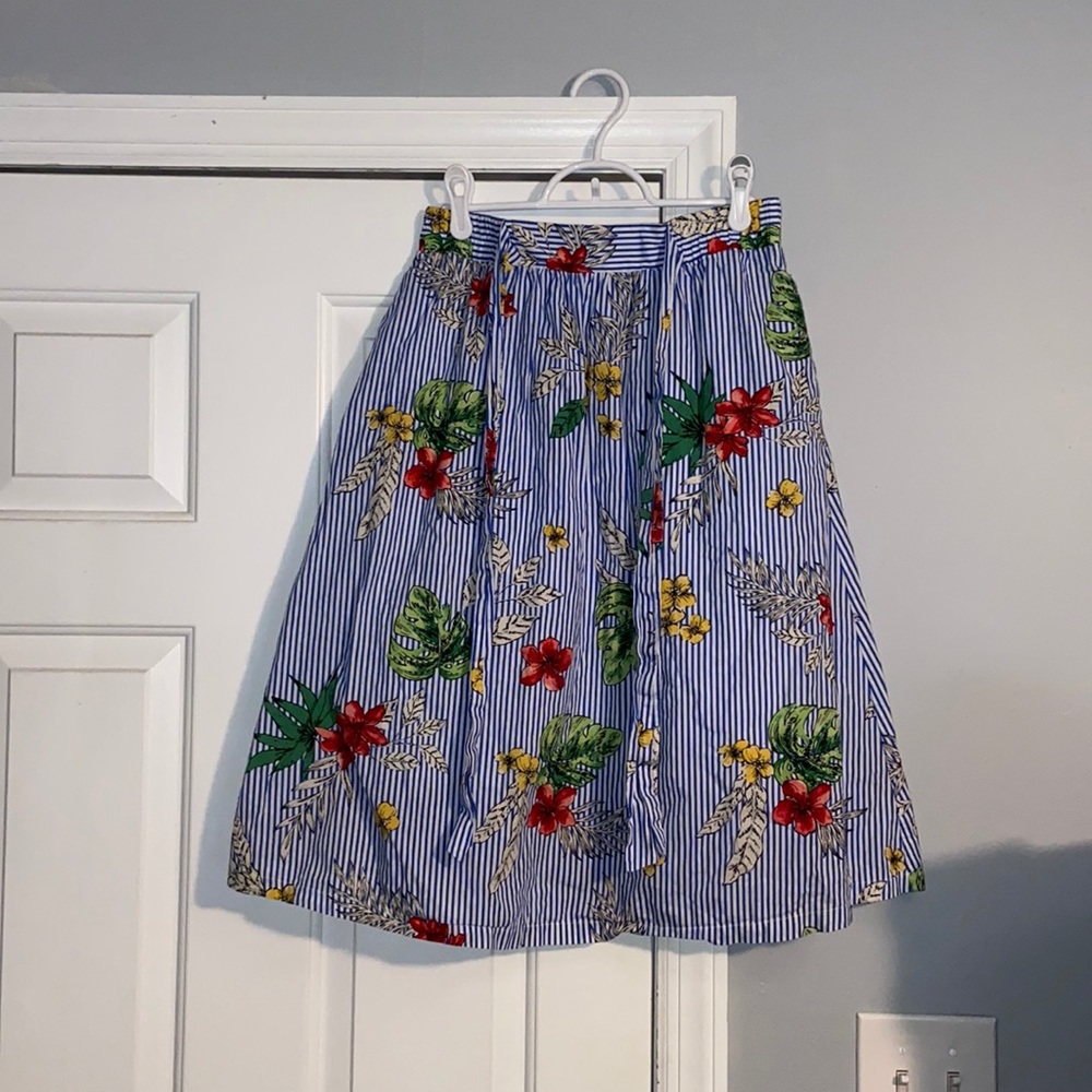 Beautiful, tropical A-line skirt!